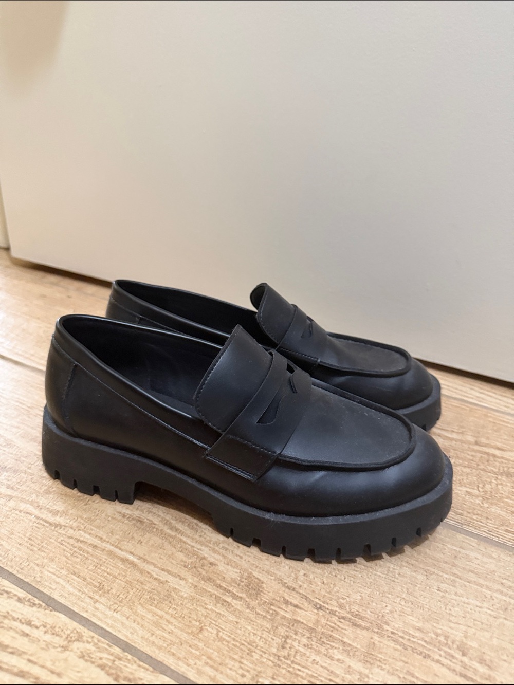Steve Madden Lug Sole Loafers Size 8
